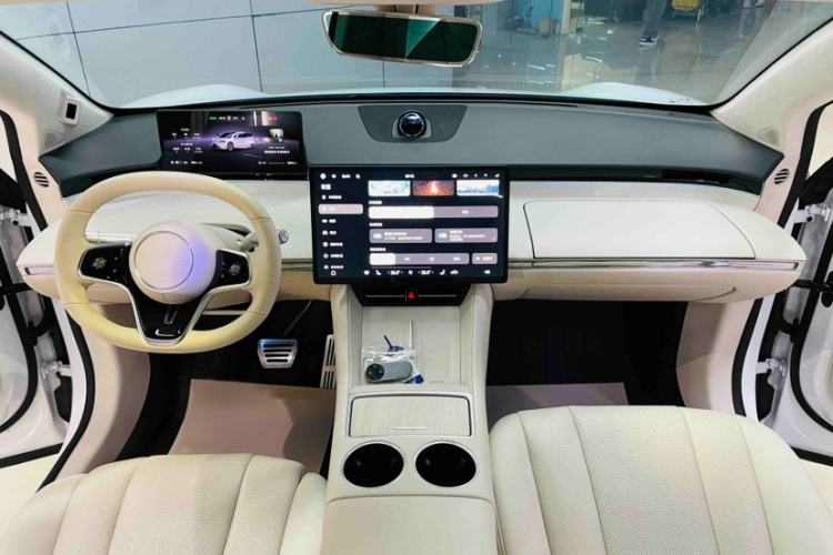 Used Hima Luxeed R7 2024 All-Electric 802 km Max