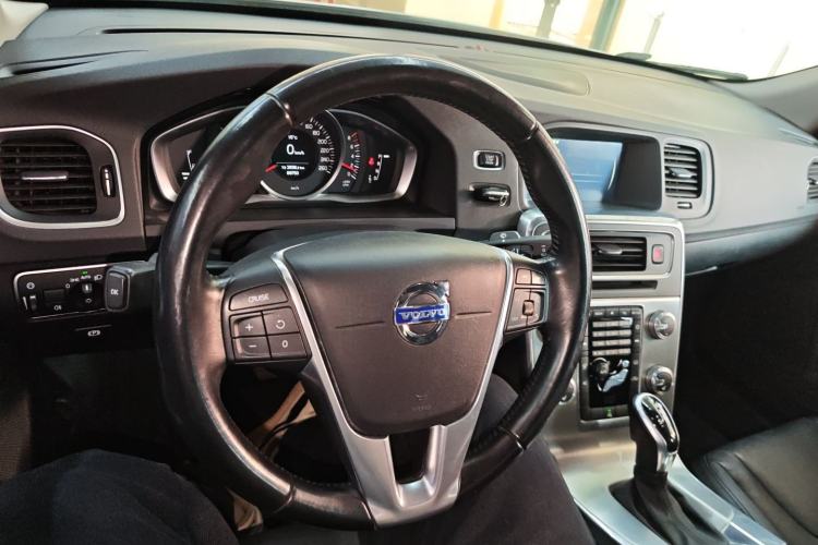 Used Volvo S60 2015 S60L 2.0T Zhiyuan Edition