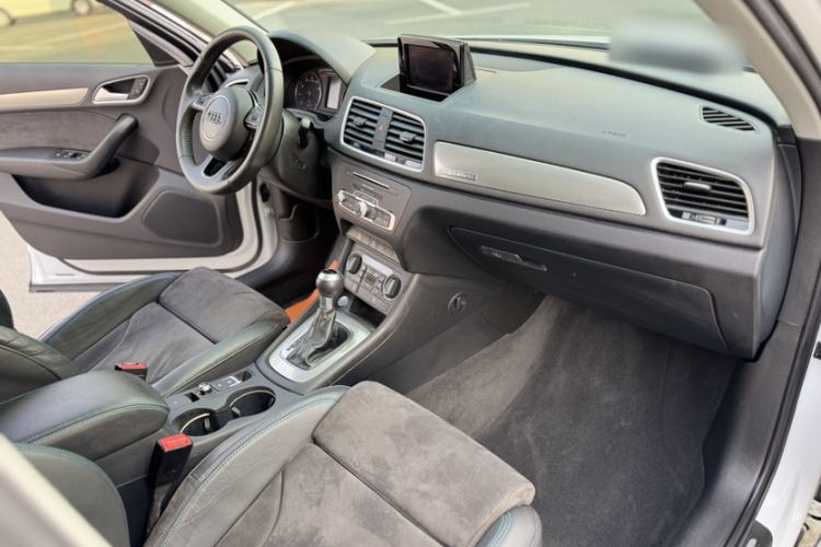 Used Audi Q3 2018 30th Anniversary Edition 40 TFSI quattro all-wheel-drive sport model