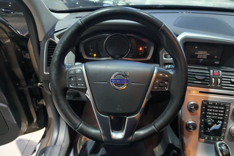 Used Volvo XC60 2017 T5 AWD Smart Upgrade Edition
