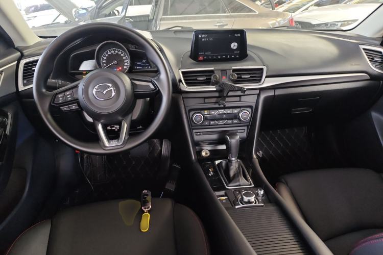 Used Mazda Mazda 3 Axela 2019 Cloud-Controlled Sedan 1.5L Automatic Luxury Model China VI Standard
