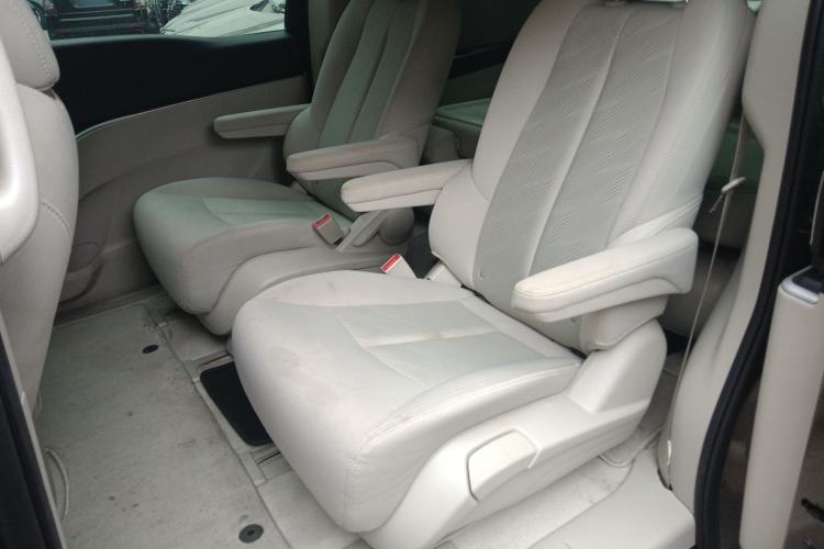 Used Buick GL8 2023 Land Executive Class Comfort Model
