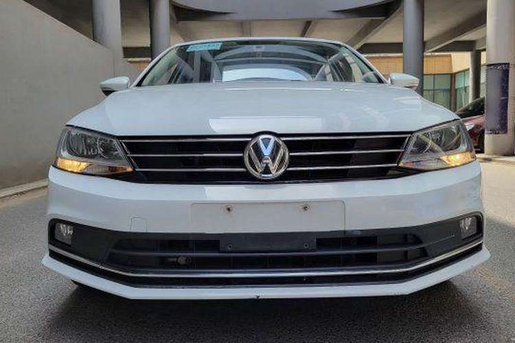 Used Volkswagen Sagitar 2017 230TSI Automatic Comfort Version
