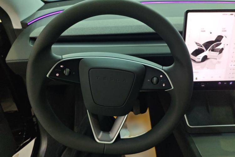 Used Tesla Model Y 2025 Rear-Wheel-Drive Version
