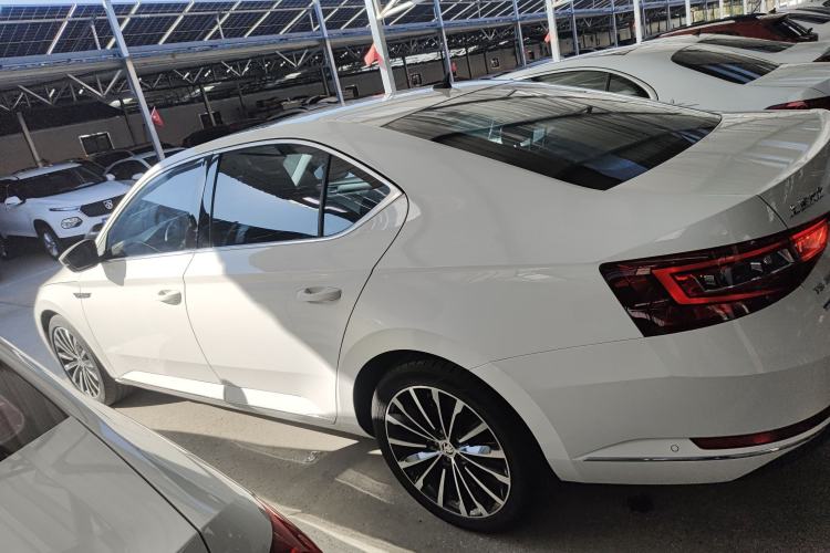 Used Skoda Superb 2016 TSI330 DSG Smart Drive Edition
