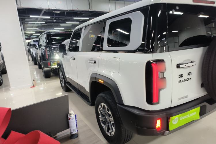 Used Beijing Auto BJ40 2024 2.0T All-New Urban Hunter Edition Chivalrous Style
