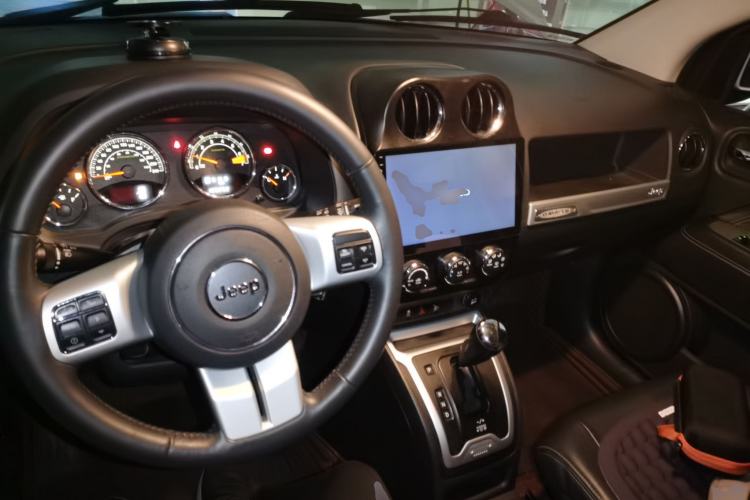 Used  Compass (Import) 2014 Revised Version 2.4L Four-Wheel Drive Comfort Edition
