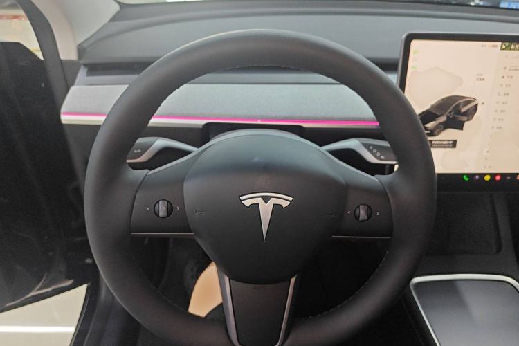 Used Tesla Model Y 2023 Rear-Wheel-Drive Version
