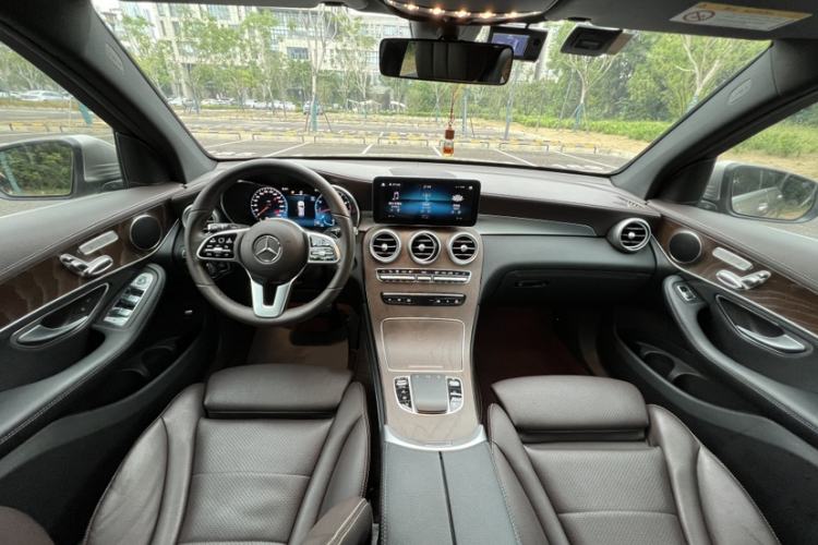 Used Mercedes-Benz GLC 2020 Facelift GLC 260 L 4MATIC Luxury Edition
