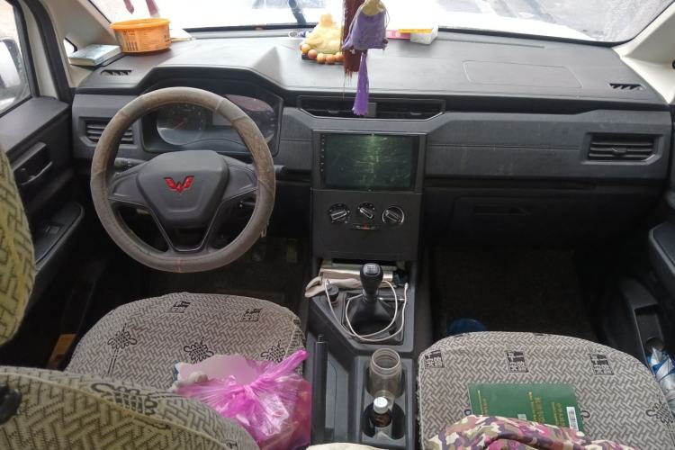 Used Wuling Hongguang PLUS 2020 1.5L Manual Standard Edition 5 Seats
