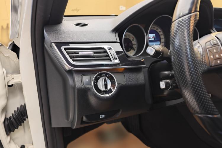 Used Mercedes-Benz E-Class 2015 Facelift E 200 L Sport Edition