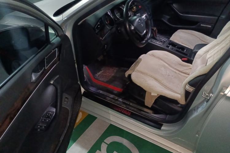 Used Volkswagen Magotan 2017 330TSI DSG Luxury Model
