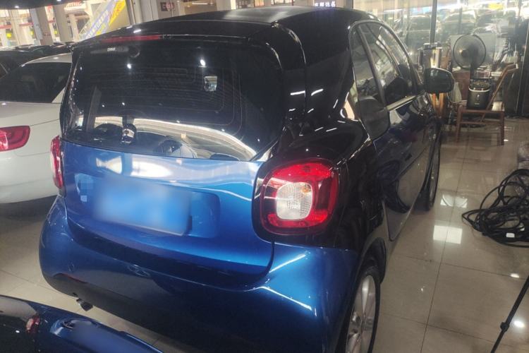 Used  fortwo 2015 1.0L 52 kW hardtop Dynamic version
