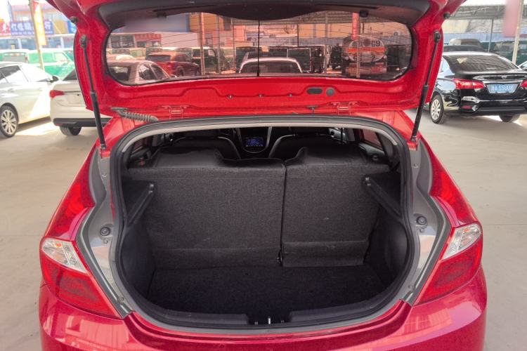 Used Hyundai Verna Ray 2014 1.4L Automatic GLX
