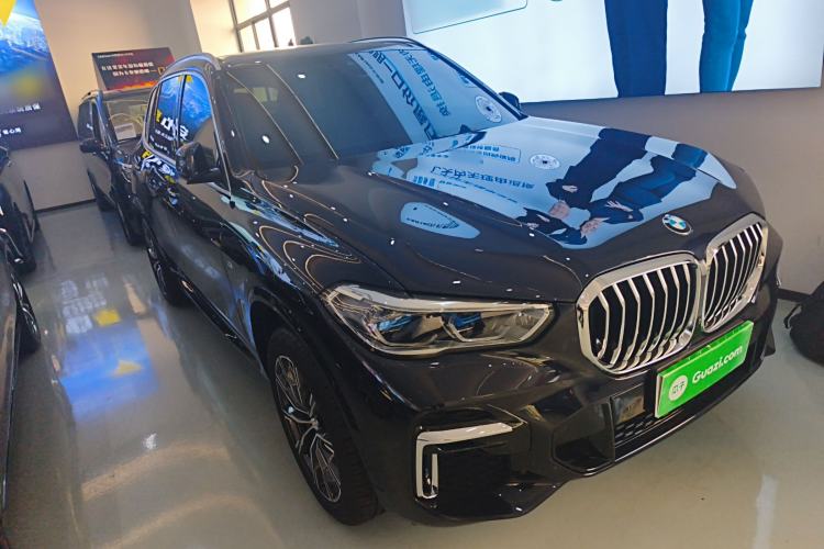 Used BMW X5 2022 xDrive 30Li Luxury M Sport Package
