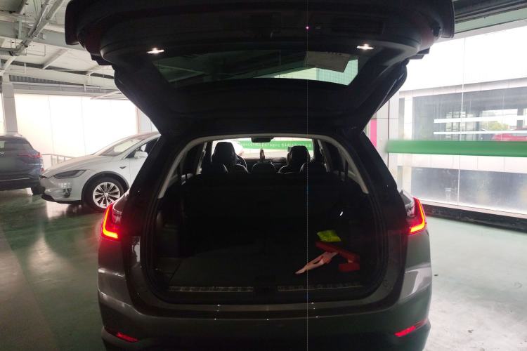 Used Nio ES8 2018 355 km Base Version 7-Seater Edition