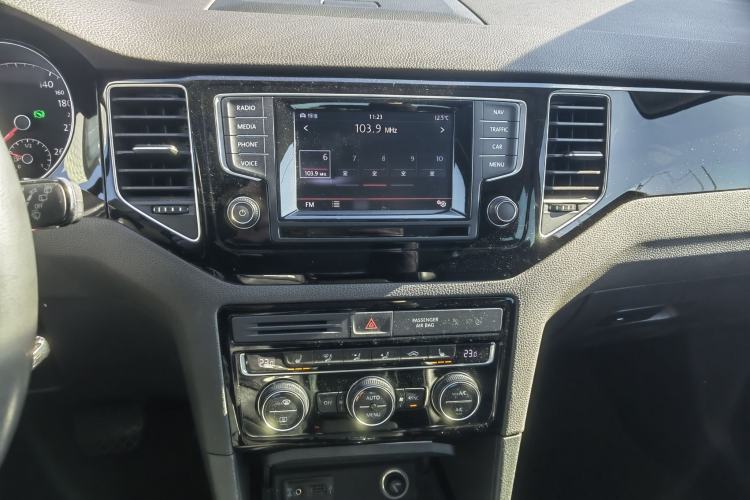 Used Volkswagen Golf 2015 1.4TSI Sportsvan
