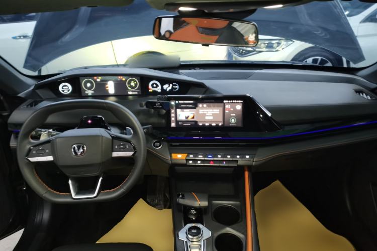 Used Changan UNI-V 2022 1.5T Prestige Version
