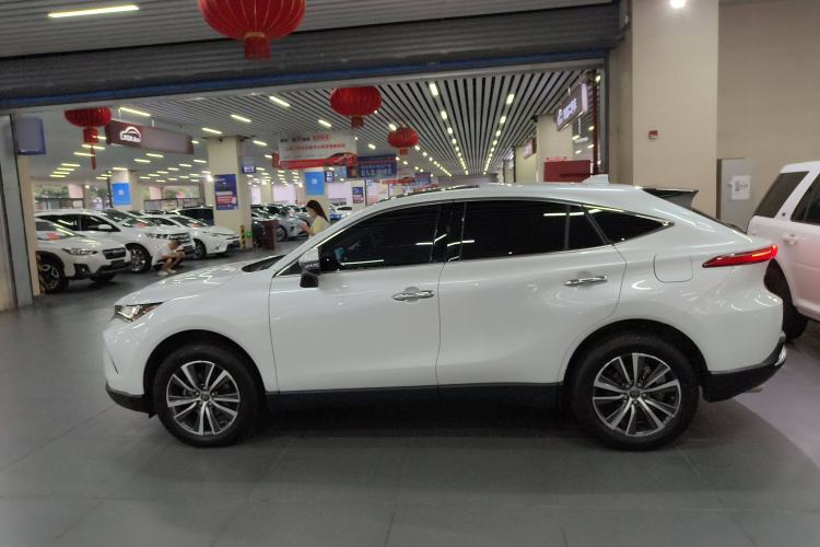 Used Toyota Harrier 2022 2.0L CVT Two-Wheel Drive Deluxe Edition

