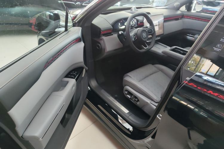 Used Zeekr 7X 2025 100 kWh Long-Range Rear-Wheel Drive with Intelligent Driving Features
