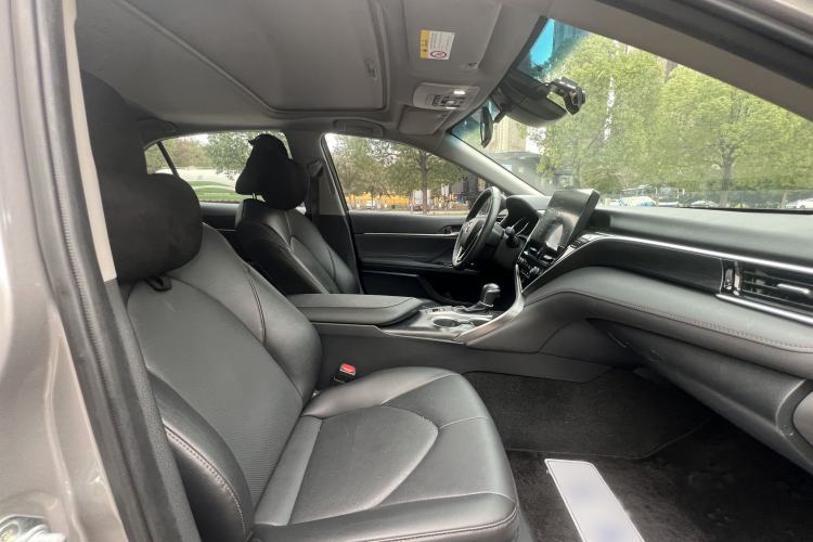 Used Toyota Camry 2021 2.0G Luxury Edition
