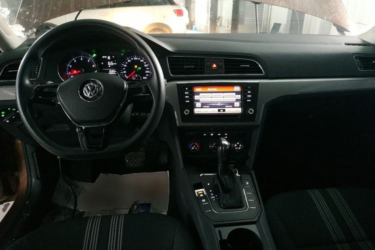 Used Volkswagen Lamando 2015 230TSI DSG Fashion Edition
