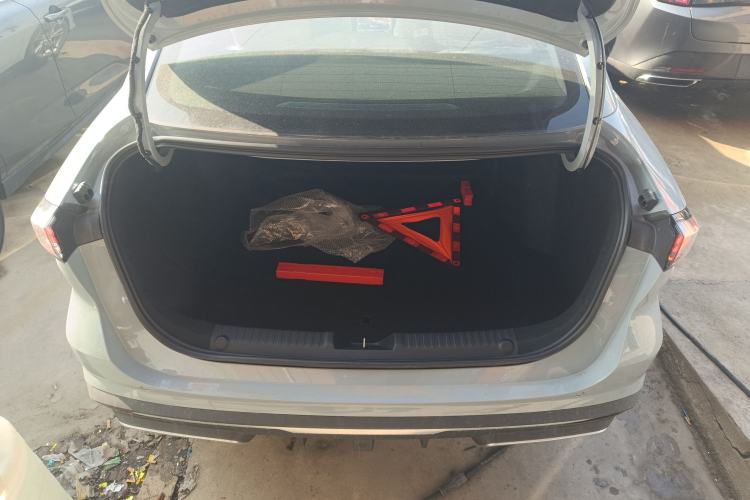 Used  L6 2025 EM-i 140km Long-Range Version
