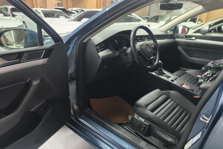 Used Volkswagen Variant 2018 380TSI Two-Wheel Drive Comfort Edition
