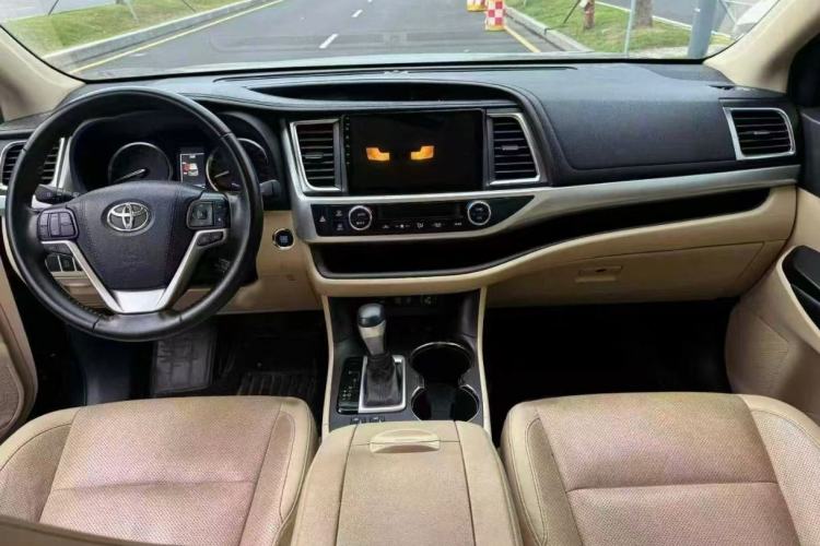 Used Toyota Highlander 2018 2.0T Four-Wheel Drive Luxury Version 7 Seats China VI Standard