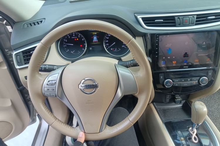 Used Nissan X-Trail 2015 2.0L CVT Comfort MAX Edition 2WD
