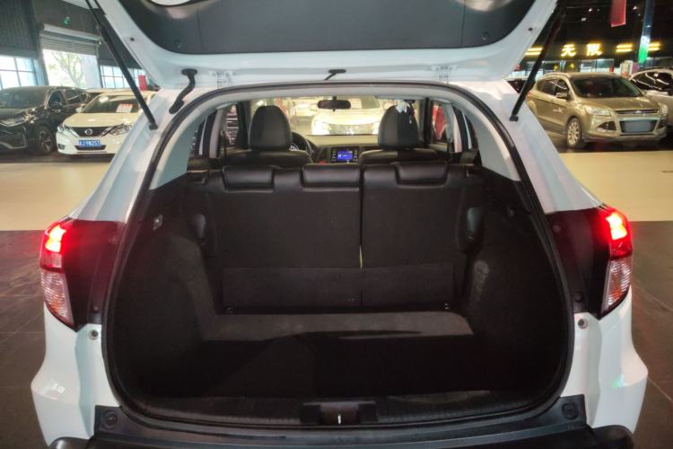 Used Honda Vezel 2017 1.8L CVT Front-Wheel Drive Pioneer Edition