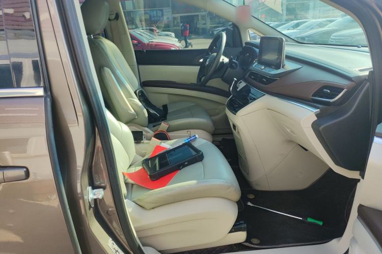 Used Buick GL8 2022 Land Cruiser Executive Class 652T Comfort Model