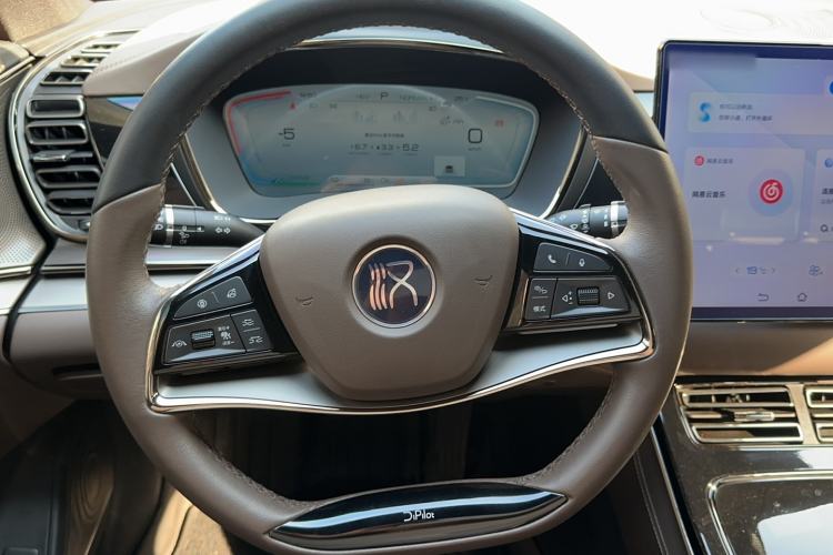 Used BYD Han 2022 DM-i 121KM Prestige Model