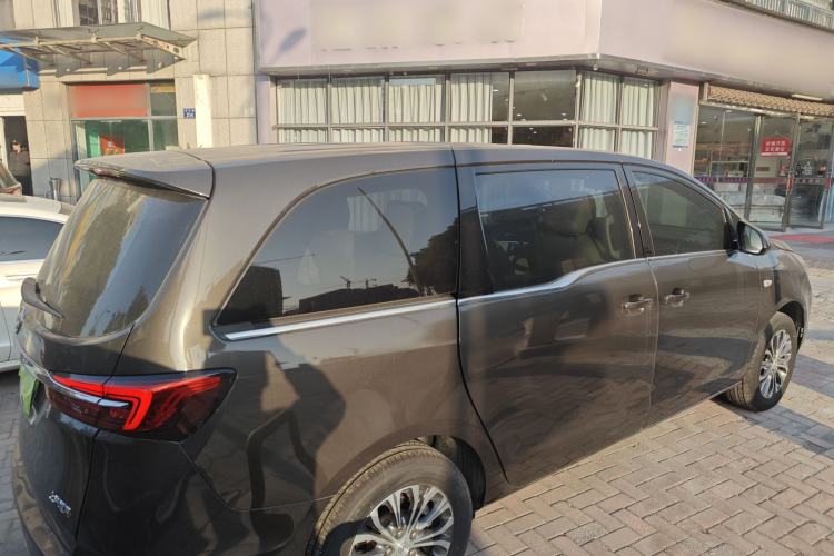 Used Buick GL8 2022 Land Cruiser Executive Class 652T Comfort Model
