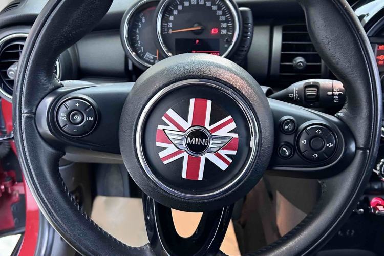 Used  MINI 2016 1.2T ONE Pioneer Edition
