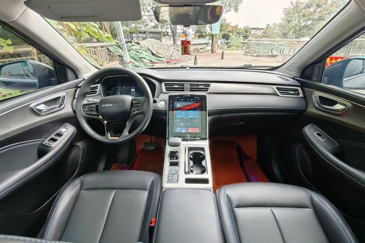 Used Roewe RX5 2023 PLUS 330TGI Automatic Trendsetting Smart Edition
