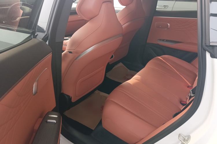 Used  S07 2024 215Max Range-Extended Version
