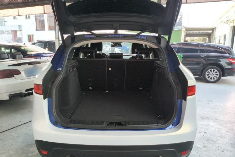 Used Jaguar F-PACE 2018 2.0T Two-Wheel Drive Urban Deluxe Edition
