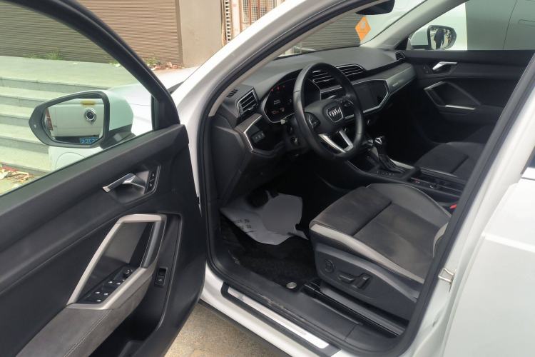 Used Audi Q3 2022 35 TFSI Progressive Dynamic Edition
