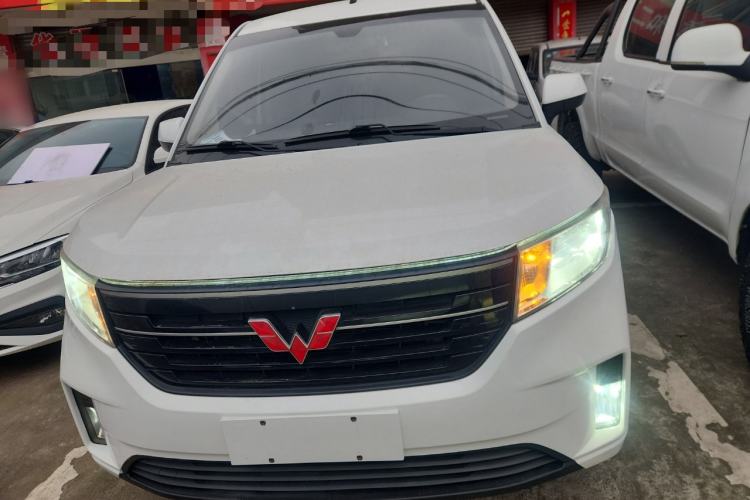 Used Wuling Hongguang PLUS 2019 1.5T Manual Comfort Version 7 Seats
