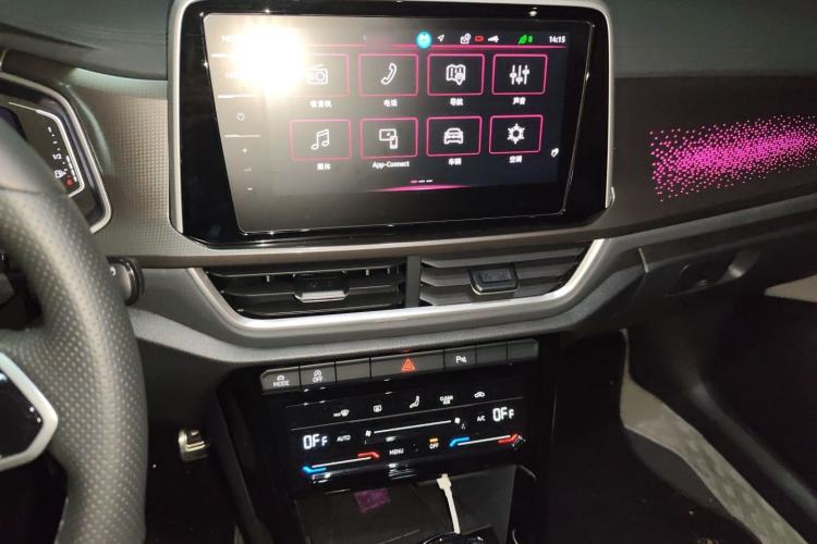 Used Volkswagen T-ROC 2024 300TSI DSG Two-Wheel-Drive Chen Guang Edition
