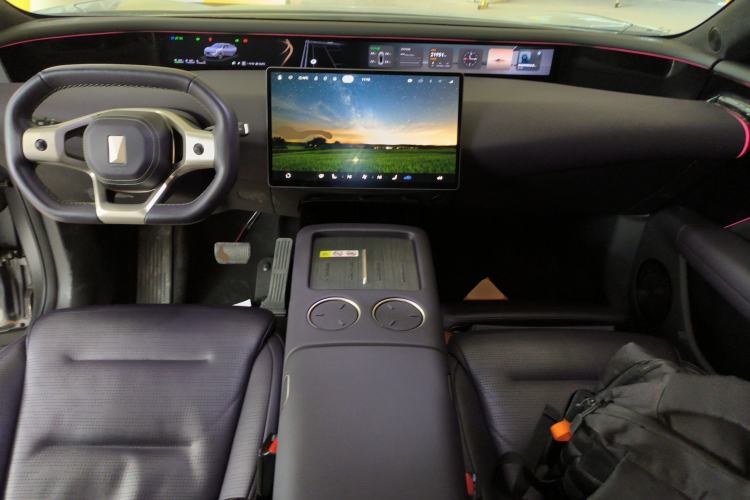 Used  07 2024 Max Extended-Range Edition
