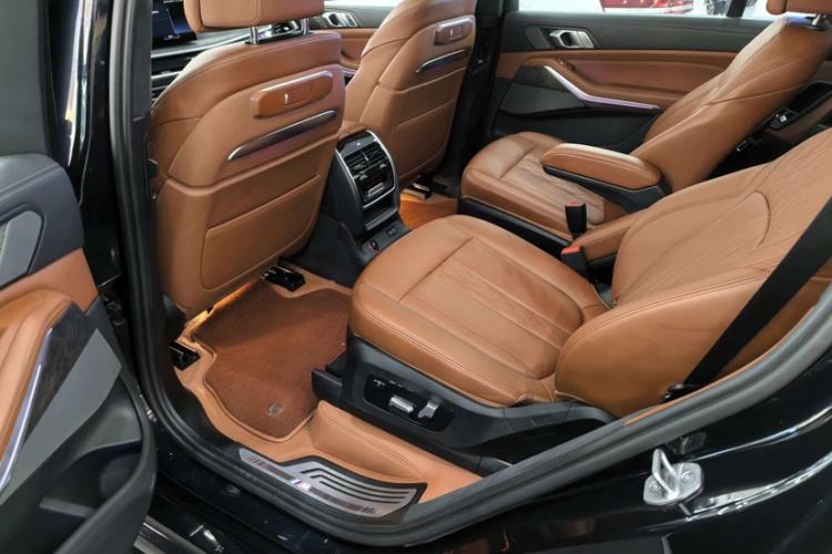 Used BMW X7 2023 xDrive40i Luxury M Sport Package
