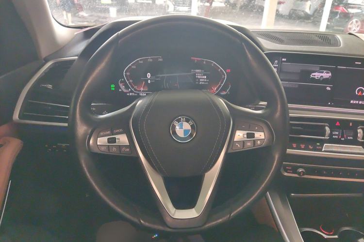 Used BMW X5 2019 xDrive40i XLine 19-inch wheels Middle East version
