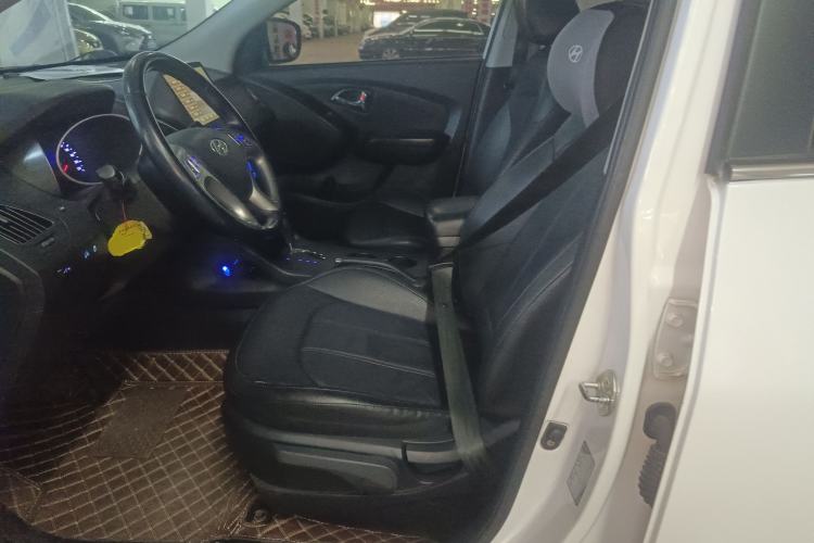 Used Hyundai ix35 2013 2.0L Automatic Two-Wheel Drive Smart GLS China IV Standard

