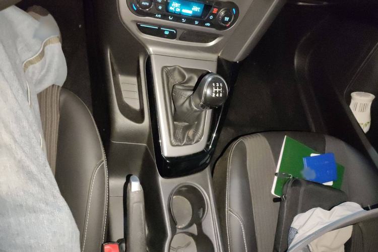 Used Ford Focus 2012 Sedan 1.6L Manual Fashion Edition
