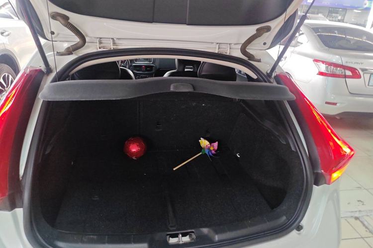 Used Volvo V40 2016 T3 Zhiyi Edition
