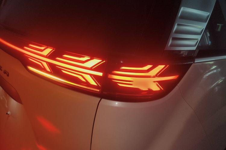 Used Denza D9 2022 DM-i 970 Four-Wheel Drive Flagship Model
