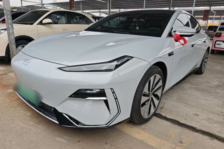 Used  E8 2024 550 km Range Rear-Drive MAX