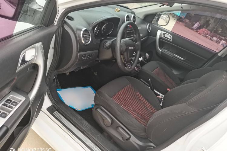 Used Haval H6 2016 Upgraded Model 1.5T Manual Two-Wheel Drive Value Edition
